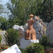 Nitriansky hrádok - soška Magna Mater z obdobia neolitu Nitriansky hrádok - soška Magna Mater z obdobia neolitu