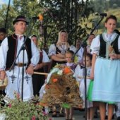 OBEC KOLINOVCE: Kolinovské folklórne slávnosti