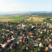 OBEC SEBEDRAŽIE: Letecký pohľad na časť obce Sebedražie