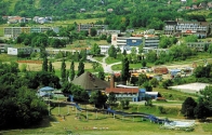 OBEC KALUŽA: Pohľad na areál