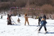 OBEC LEHOTA POD VTÁČNIKOM: Sekaniny - karneval na lyžiach
