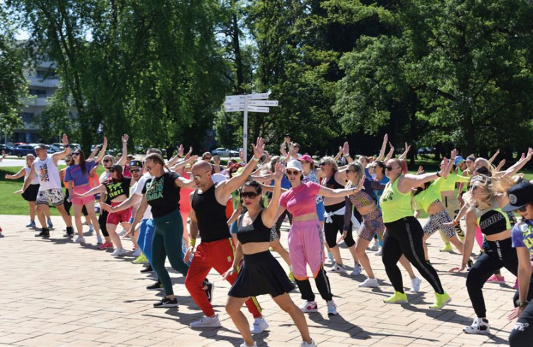 MESTO TURČIANSKE TEPLICE: Zumba Party Cubano